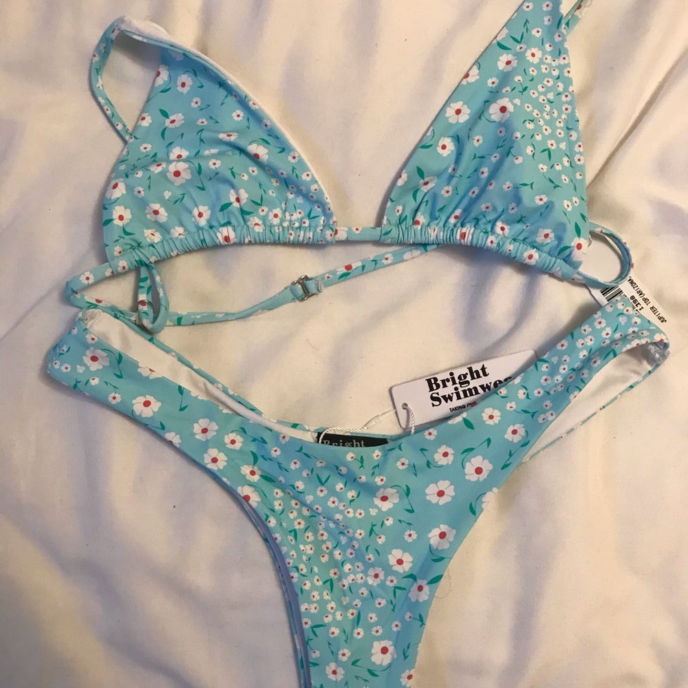 Medium floral bikini set